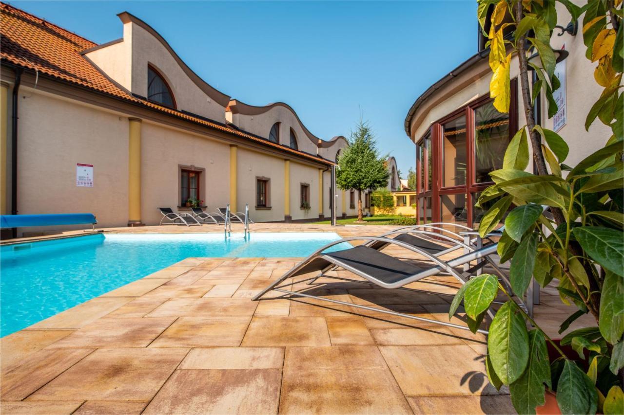 Wellness Hotel Spark Малацки Екстер'єр фото