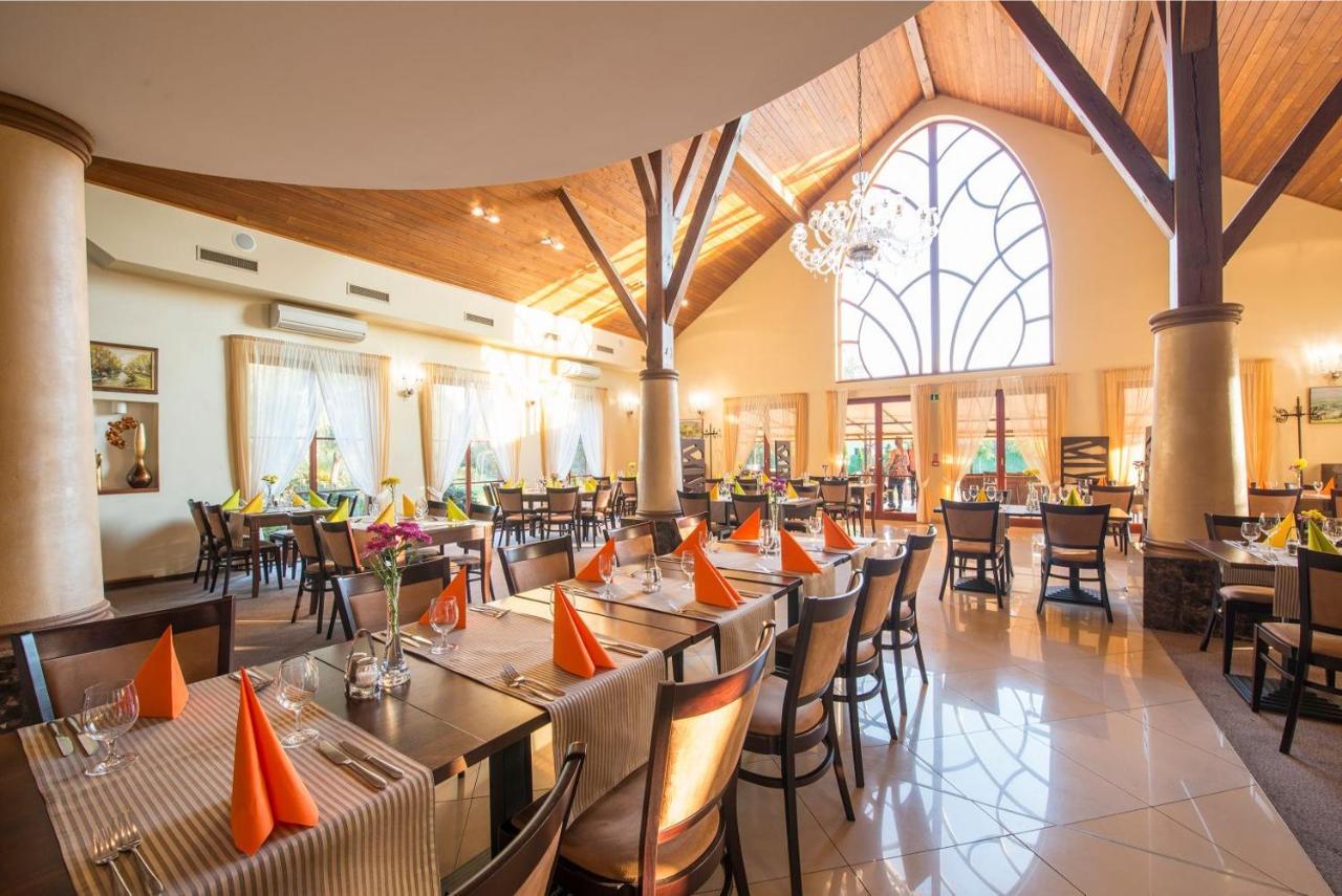 Wellness Hotel Spark Малацки Екстер'єр фото