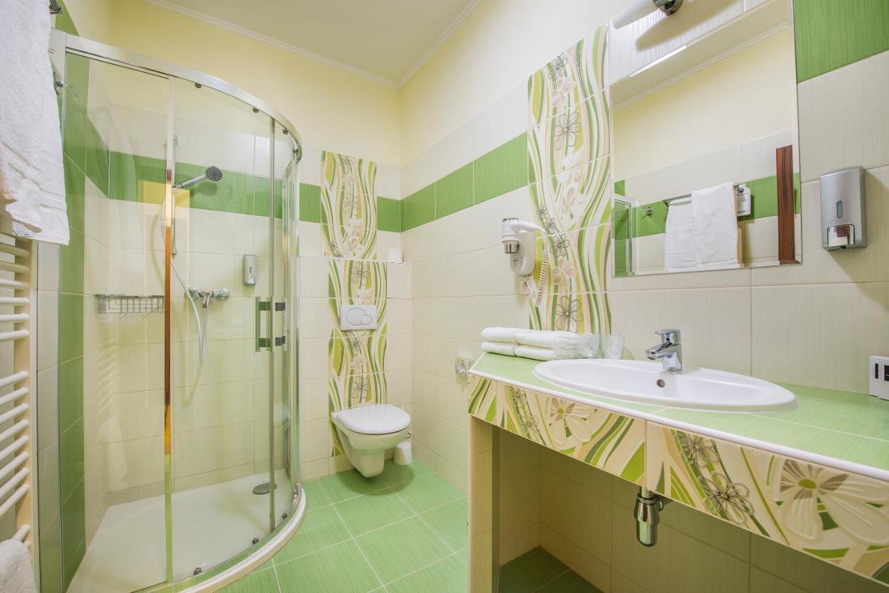 Wellness Hotel Spark Малацки Екстер'єр фото